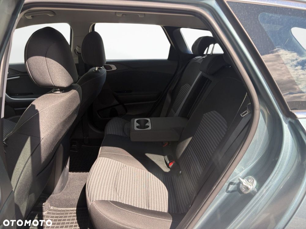 Kia Ceed 1.5 T-GDI M DCT - 14
