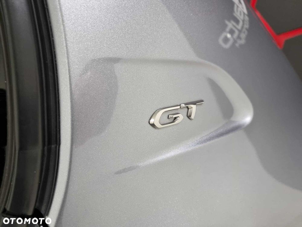 Peugeot 208 - 18