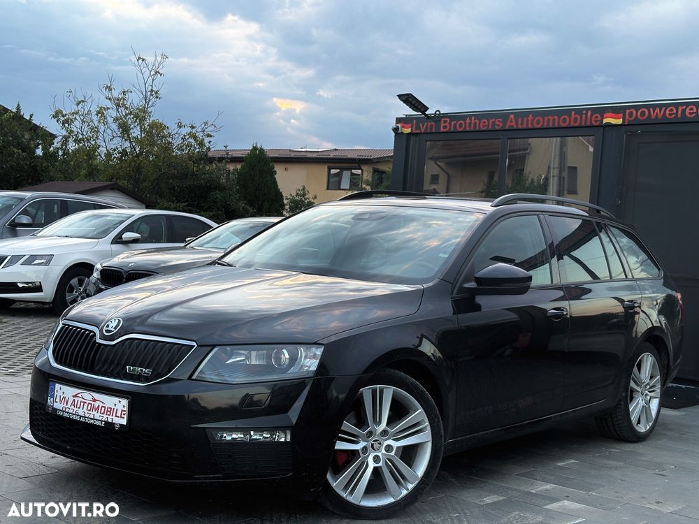 Skoda Octavia Combi Diesel 2.0 TDI DSG RS - 2