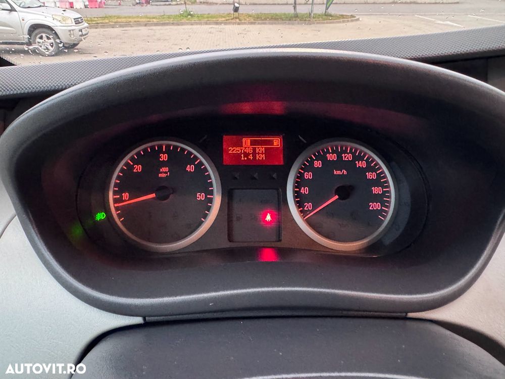 Opel Vivaro - 29