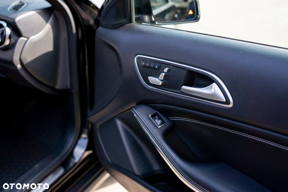 Mercedes-Benz GLA 250 7G-DCT UrbanStyle Edition - 9