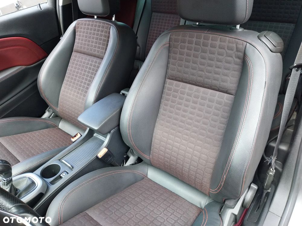 Opel Astra GTC 1.4 Turbo - 16