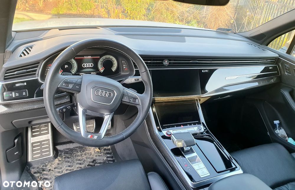 Audi SQ7 - 7