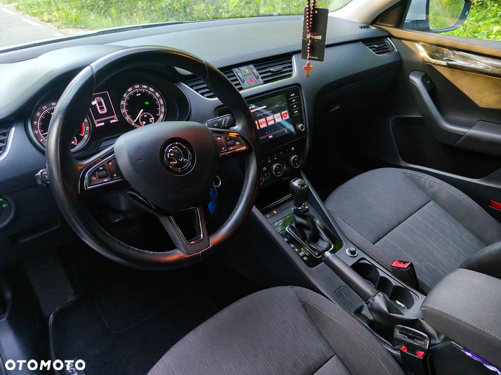 Skoda Octavia 2.0 TDI Style DSG - 3