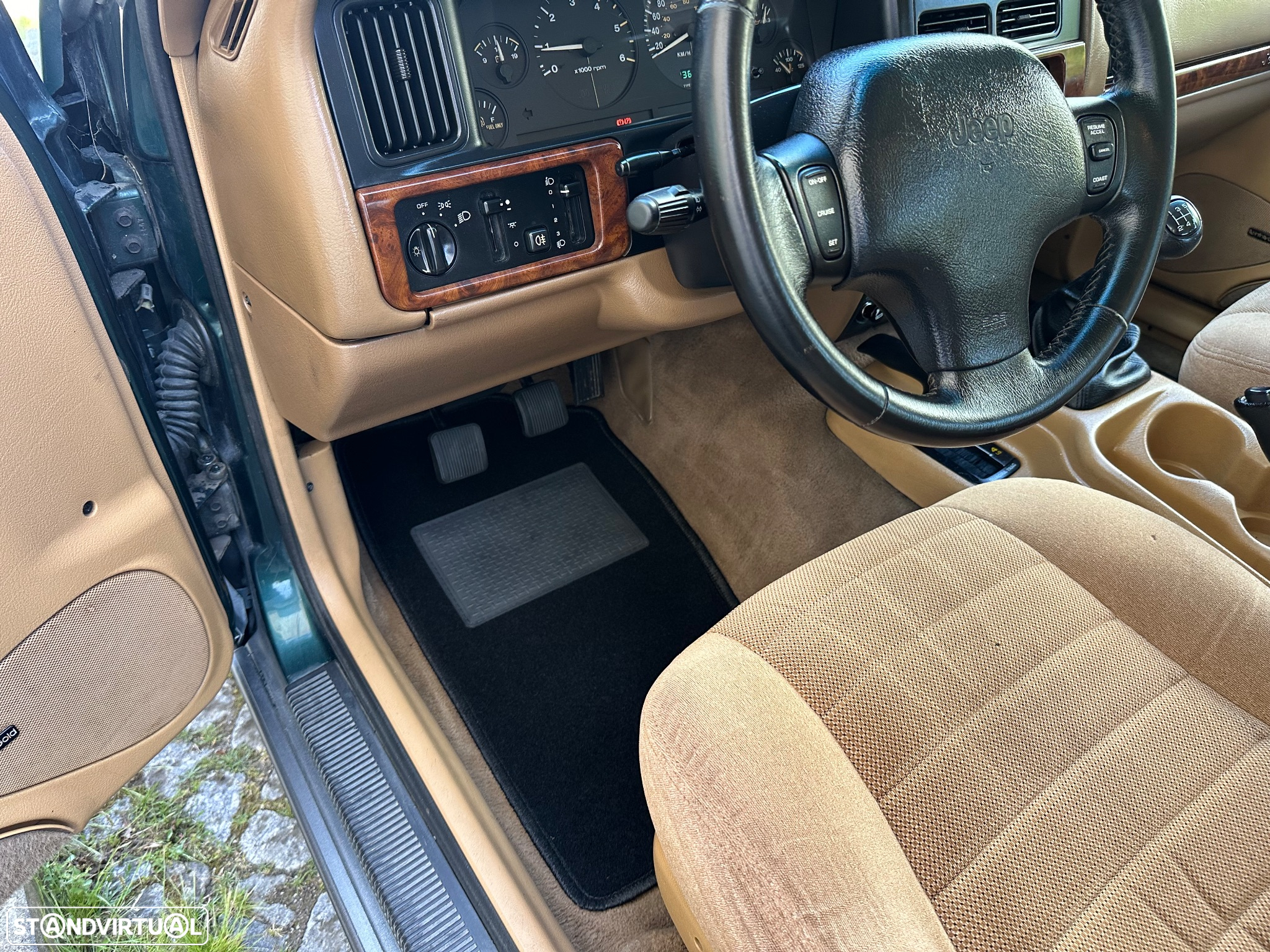 Jeep Grand Cherokee 2.5 TD Laredo - 21