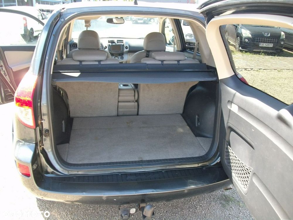 Toyota RAV4 - 12