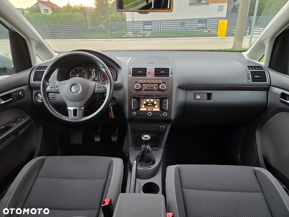 Volkswagen Touran - 15
