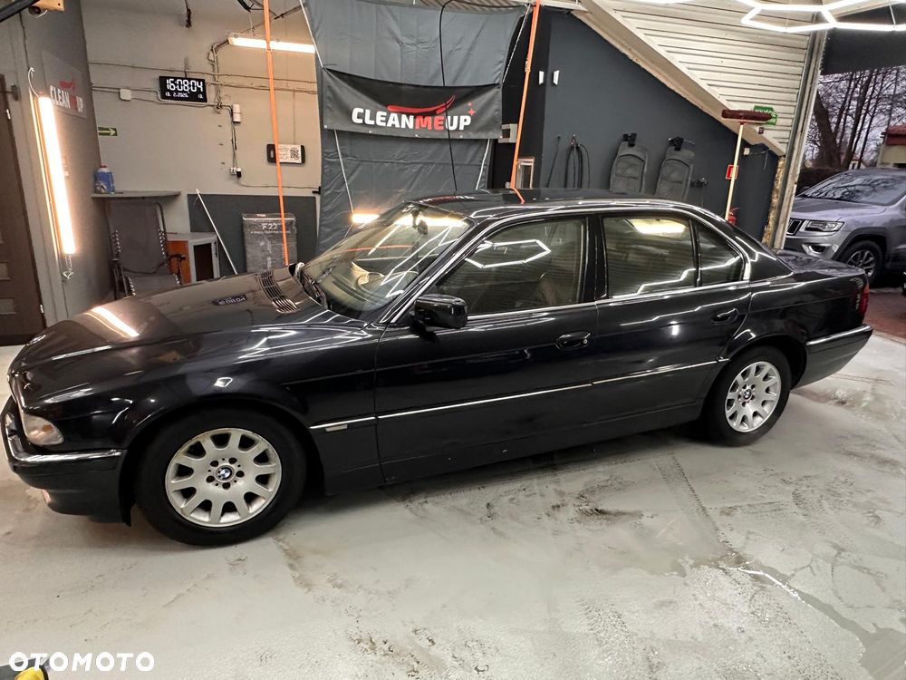 BMW Seria 7 750i - 3
