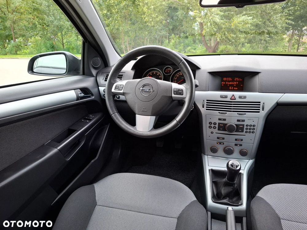 Opel Astra 1.6 Enjoy - 26