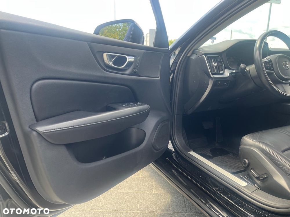 Volvo S60 T6 AWD Momentum Pro - 9