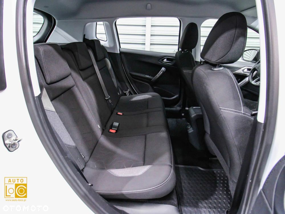 Peugeot 2008 1.2 Pure Tech Allure S&S - 11