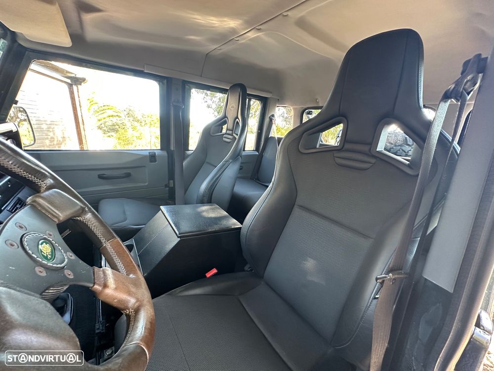 Land Rover Defender 110 Crew Cab E - 25