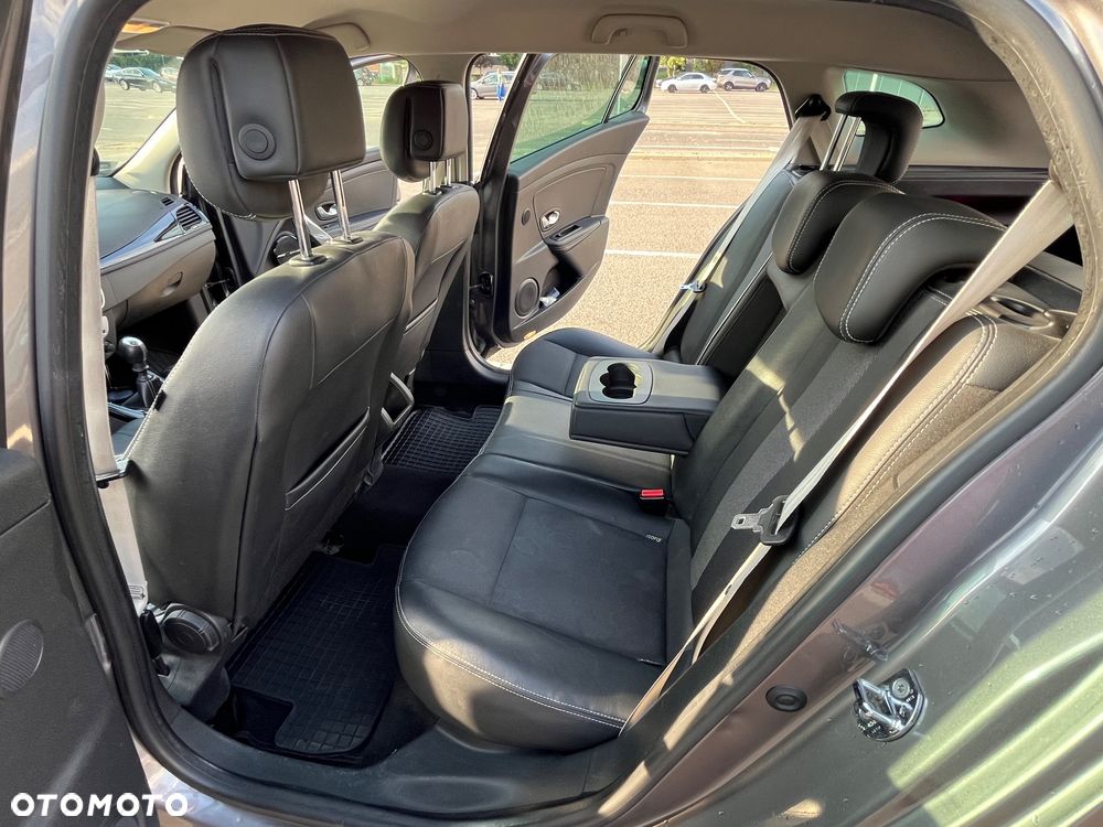 Renault Megane ENERGY dCi 110 Start & Stop Bose Edition - 9