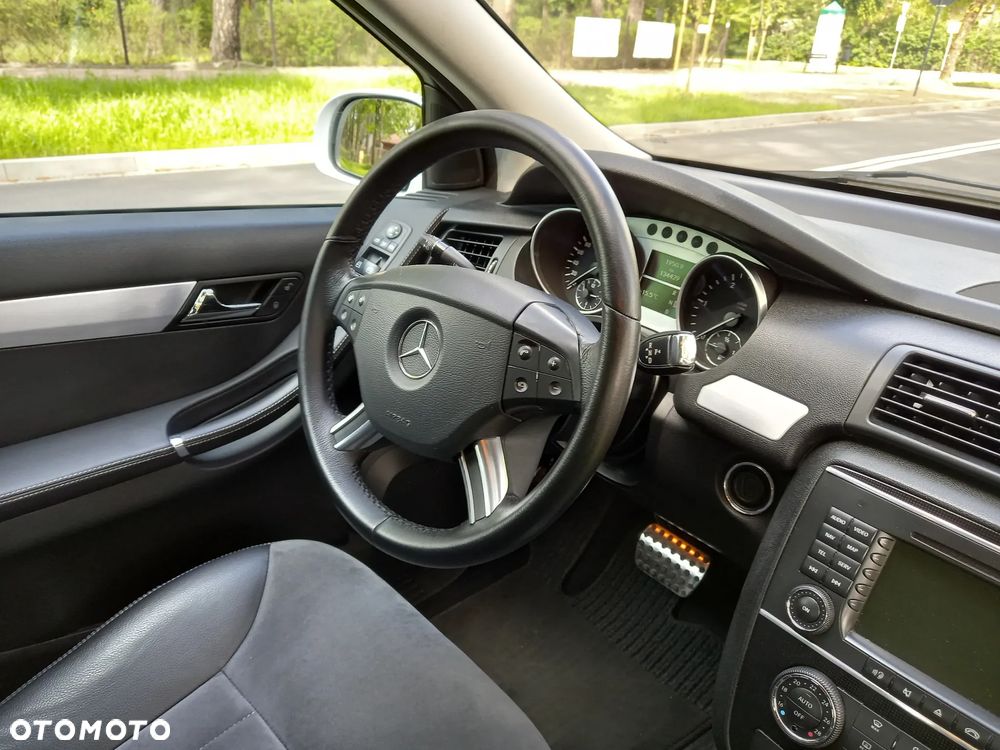 Mercedes-Benz Klasa R 320 CDI 4-Matic - 32