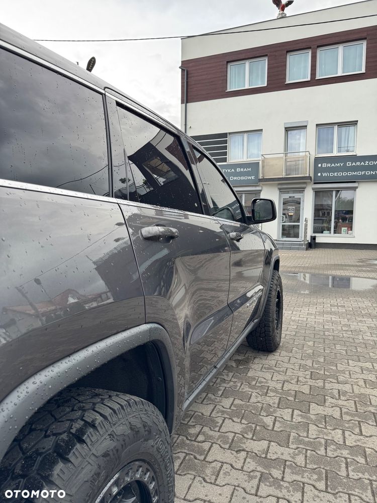 Jeep Grand Cherokee - 8