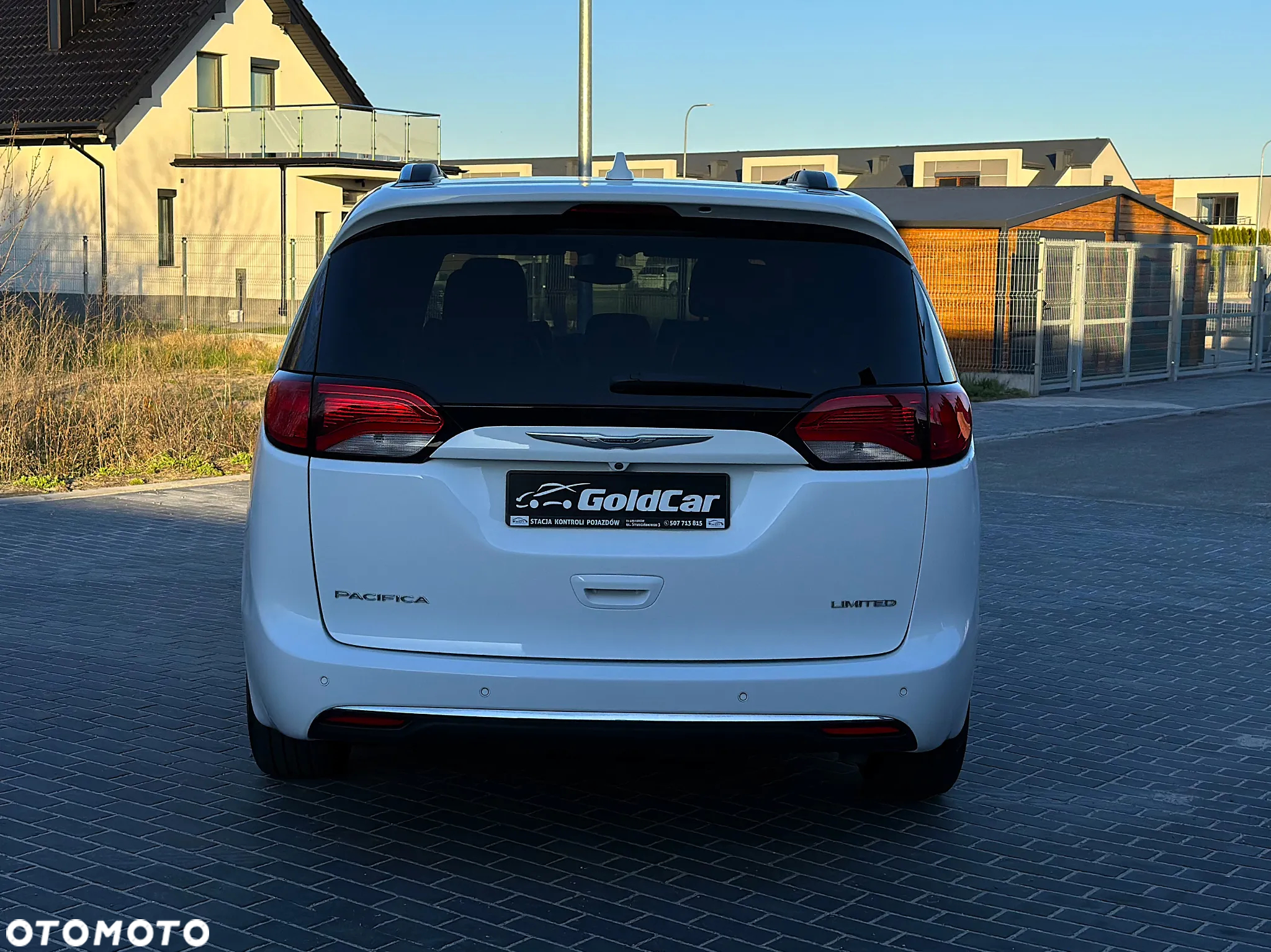 Chrysler Pacifica - 7