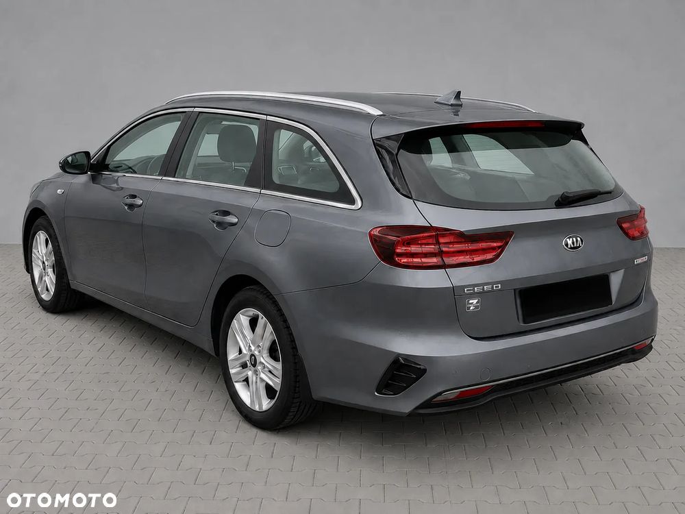 Kia Ceed 1.6 CRDi mHEV M - 3