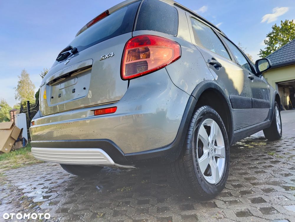 Suzuki SX4 Classic 1.6 VVT 4x4 Comfort - 19