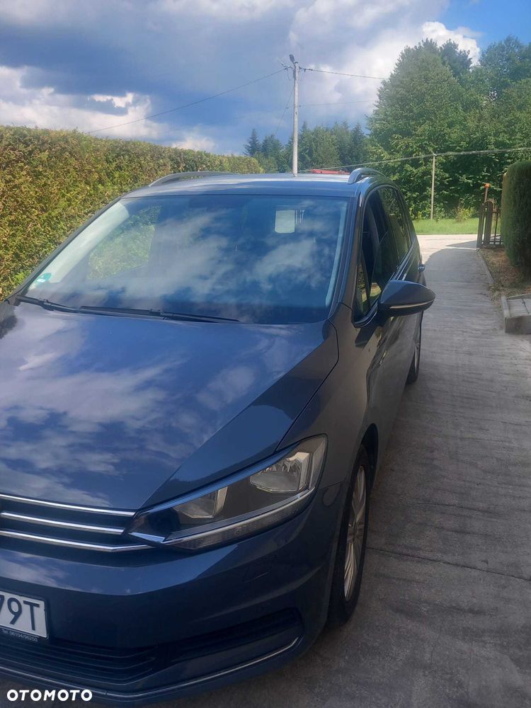 Volkswagen Touran - 1