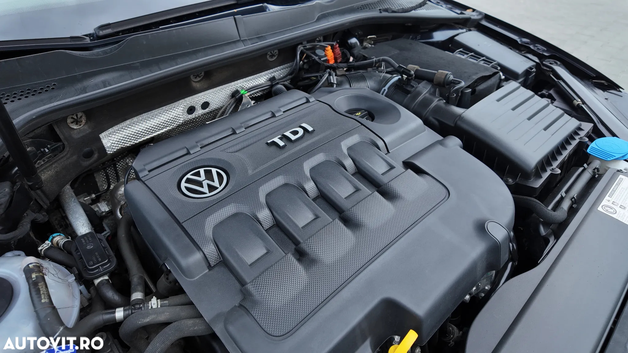 Volkswagen Golf 2.0 BlueTDI DSG Highline - 18