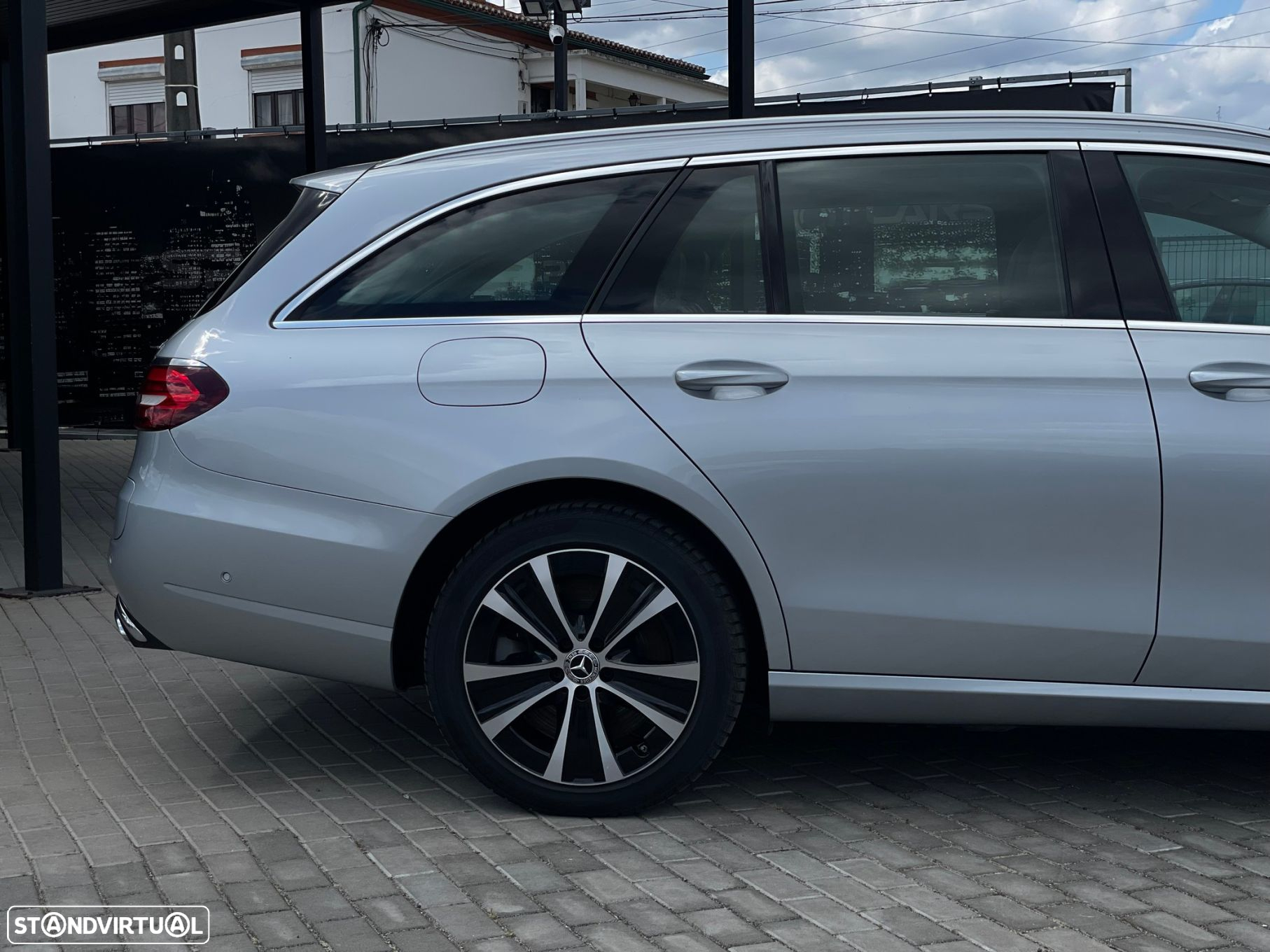 Mercedes-Benz E 300 de Avantgarde 4Matic - 8