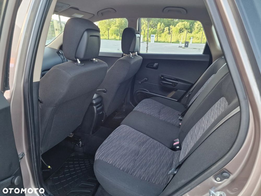 Kia Ceed - 25