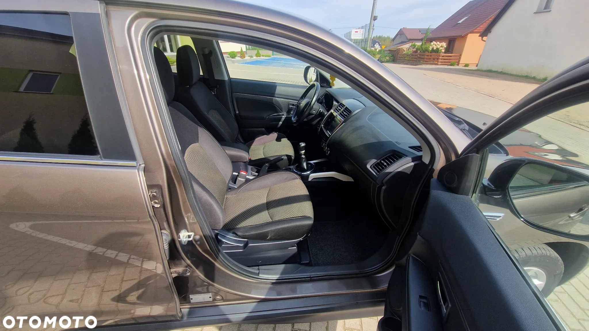 Mitsubishi ASX - 25