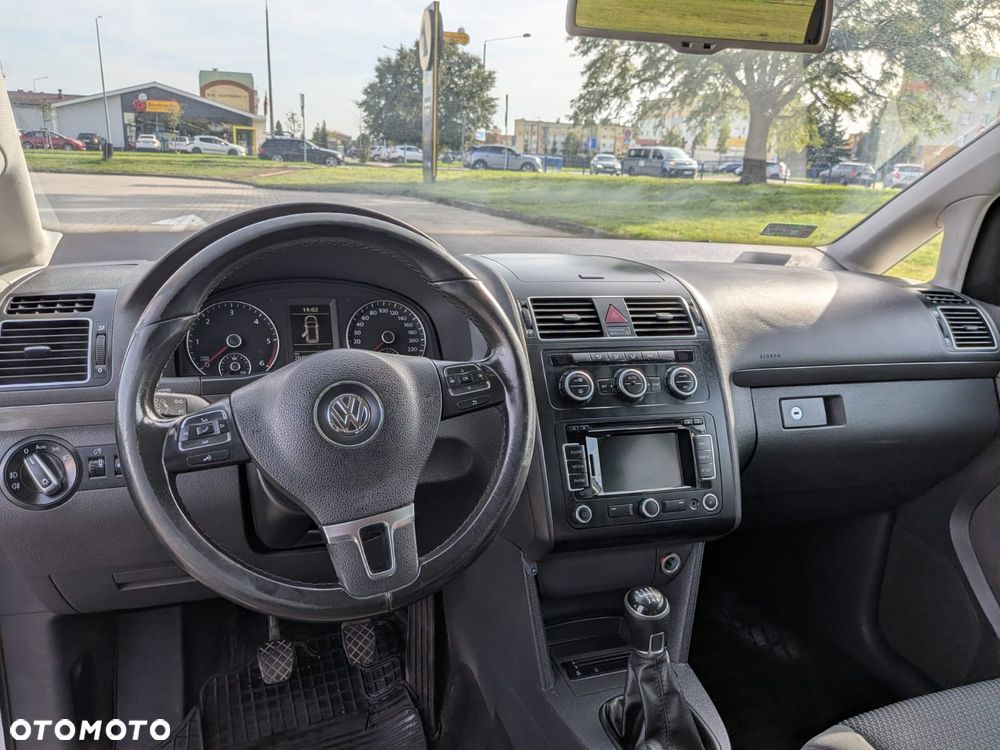 Volkswagen Touran - 8