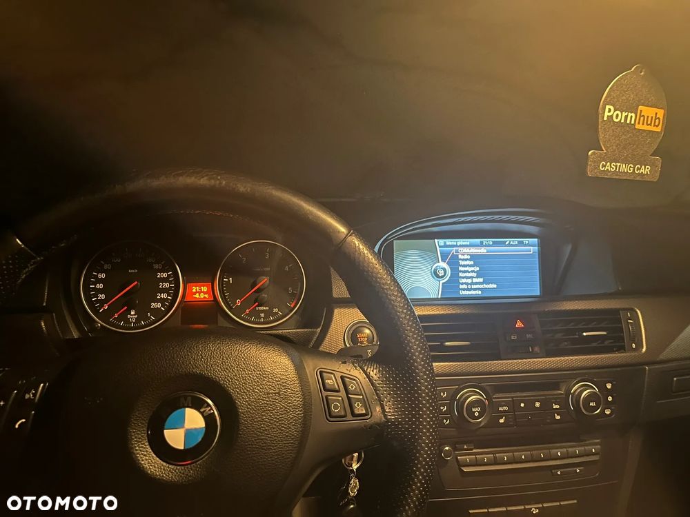 BMW Seria 3 330d xDrive - 9