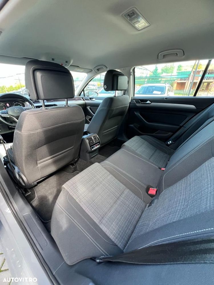 Volkswagen Passat - 12