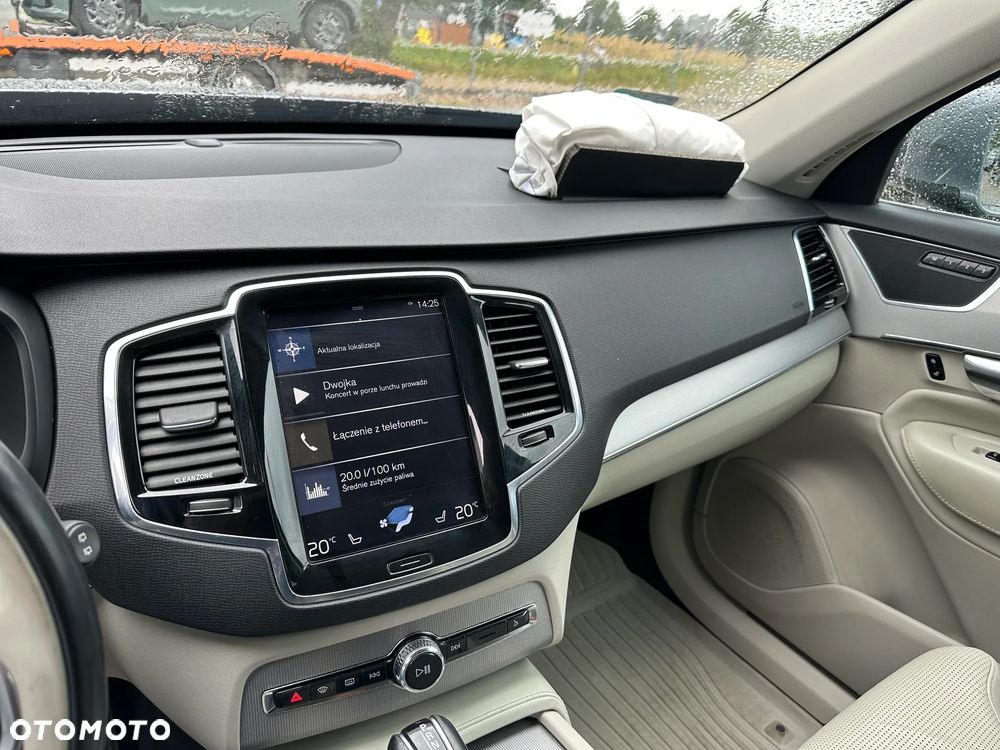 Volvo XC 90 - 16
