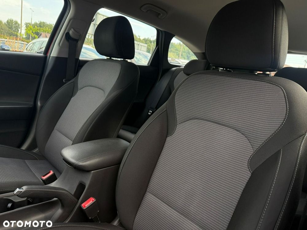 Hyundai i30 1.5 DPI Classic + - 11