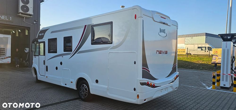 McLOUIS NEVIS 879G - 32