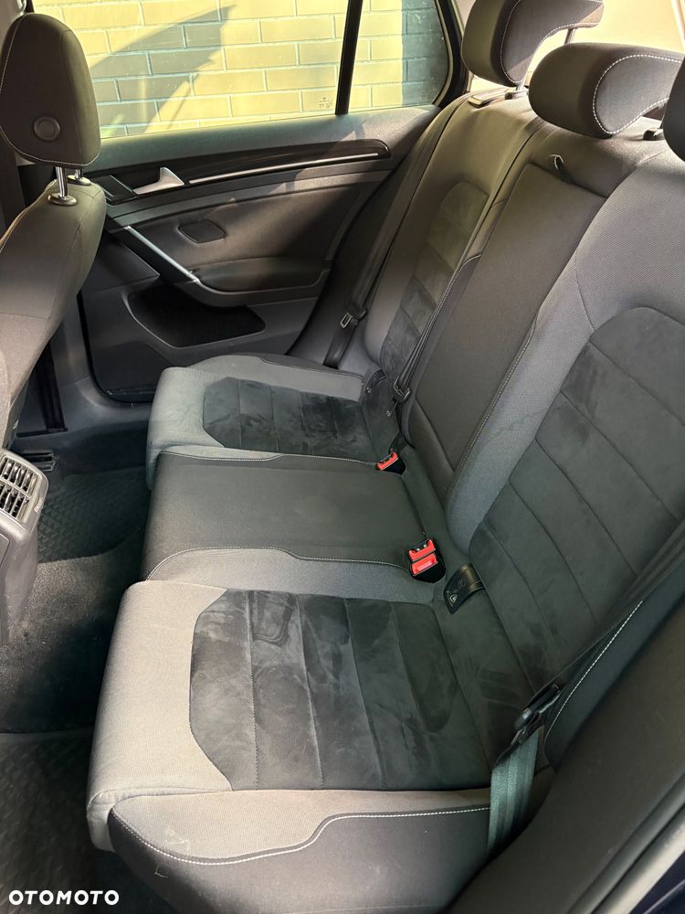Volkswagen Golf - 8