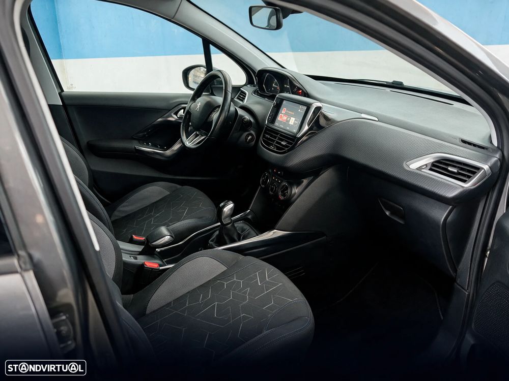 Peugeot 2008 1.2 PureTech Signature - 9