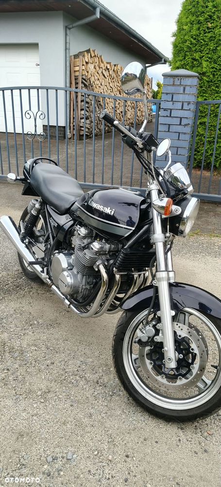 Kawasaki Zephyr - 1