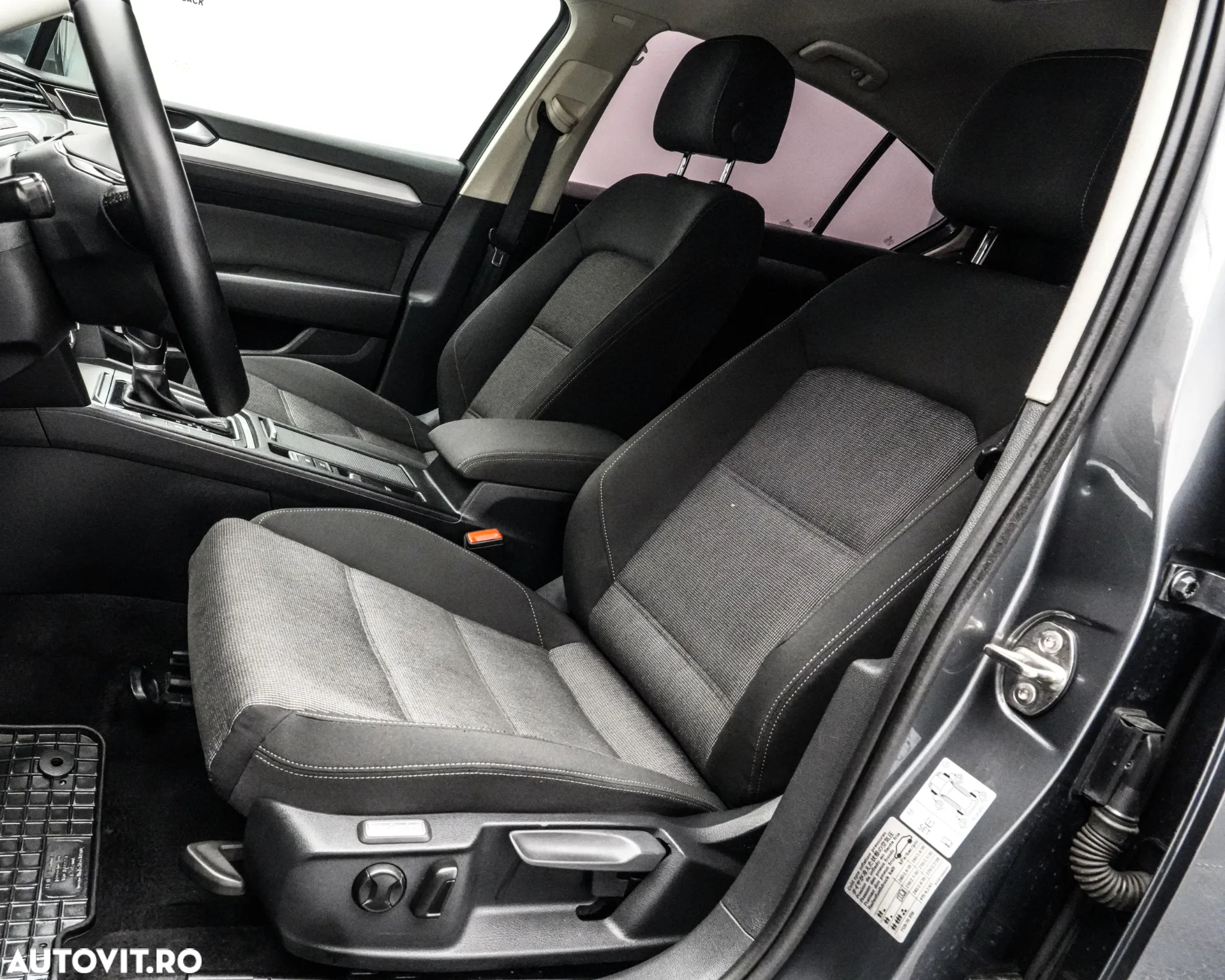 Volkswagen Passat - 14
