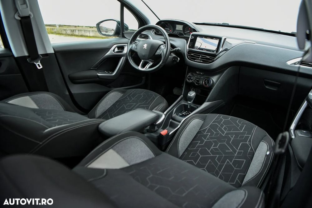 Peugeot 2008 1.2 PureTech Turbo EAT6 S&S Active - 12