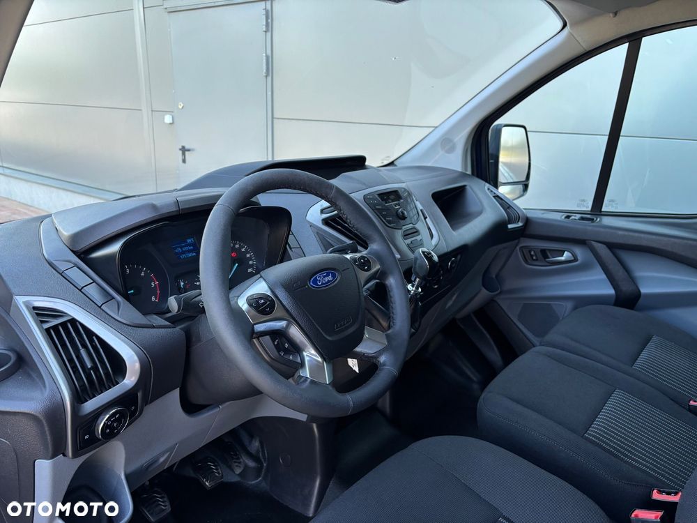 Ford Transit Custom L1H1 Klima Hak I Właściciel Serwis do końca Bezwypadkowy - 15