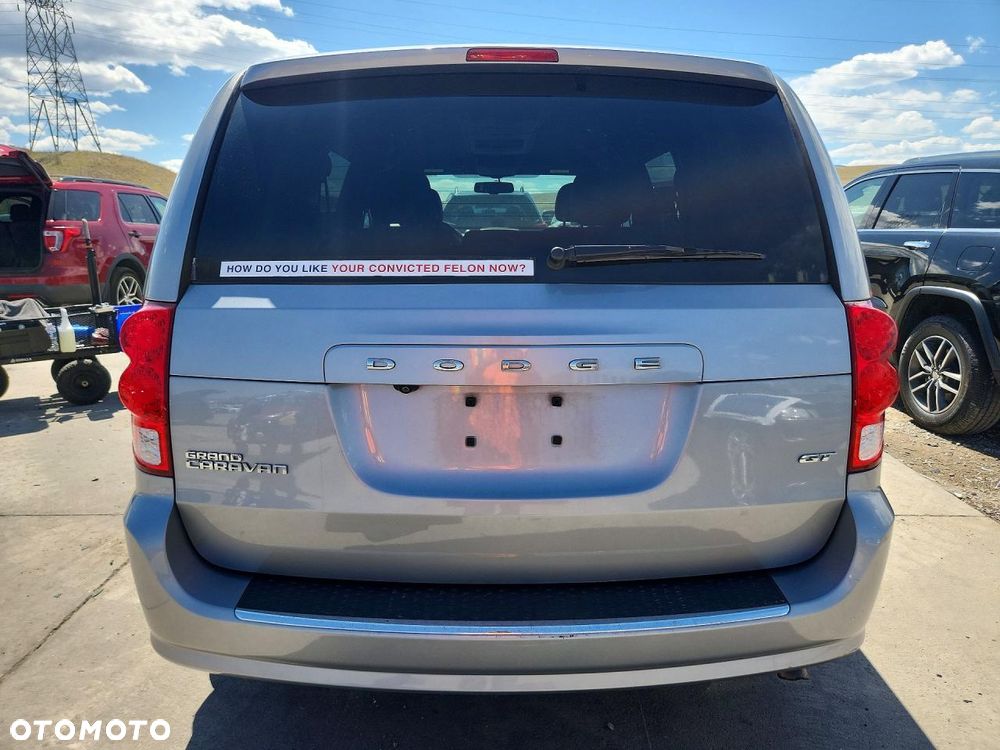 Dodge Grand Caravan - 3