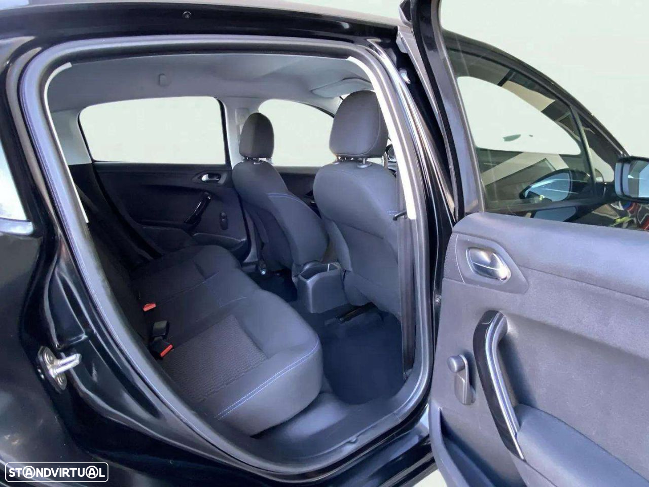 Peugeot 208 1.2 PureTech Style - 11