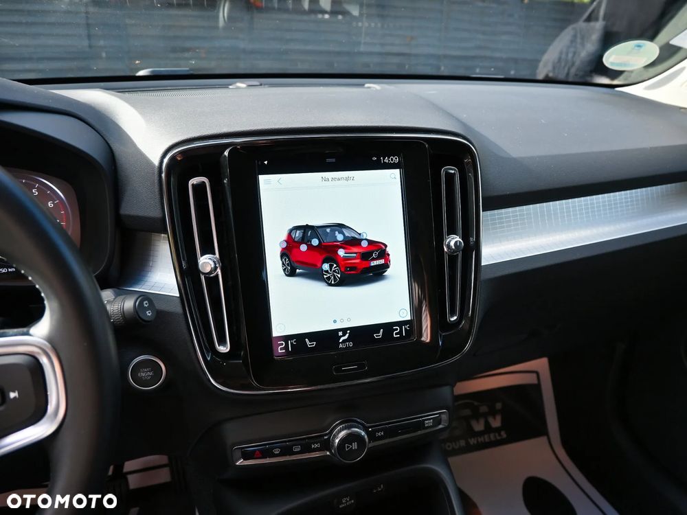 Volvo XC 40 T3 Momentum - 26