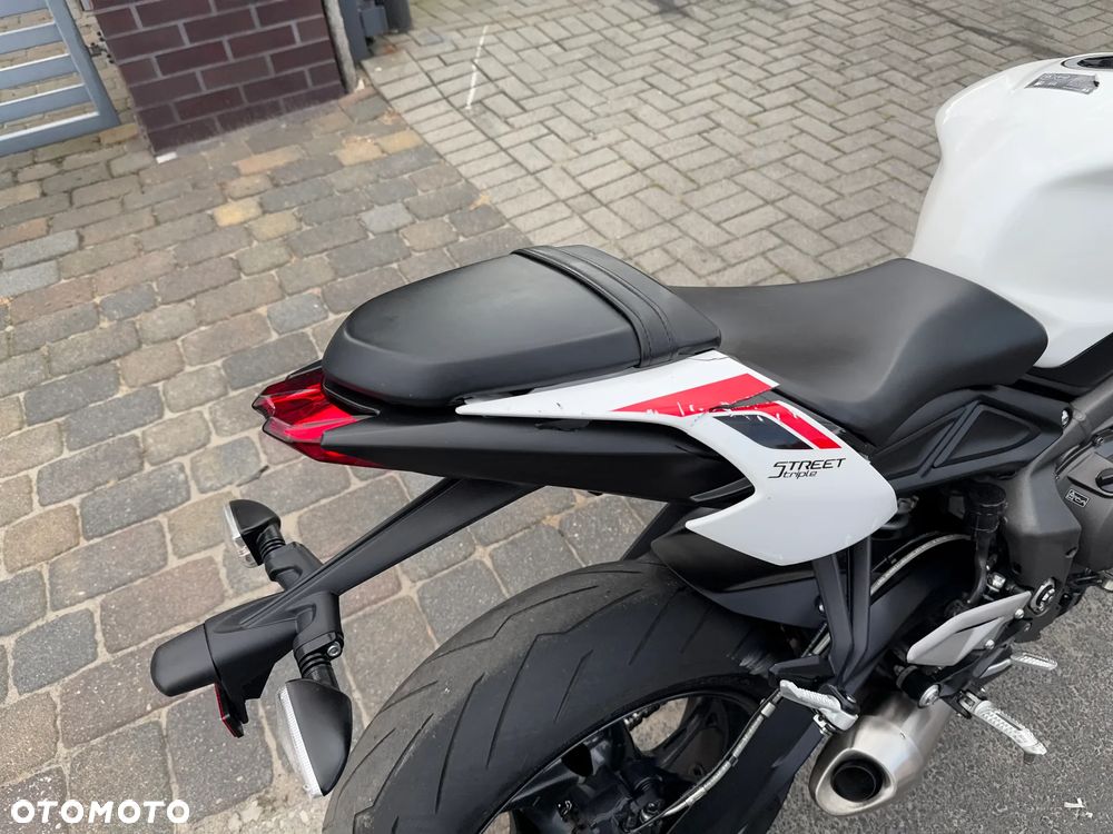 Triumph Street Triple - 34