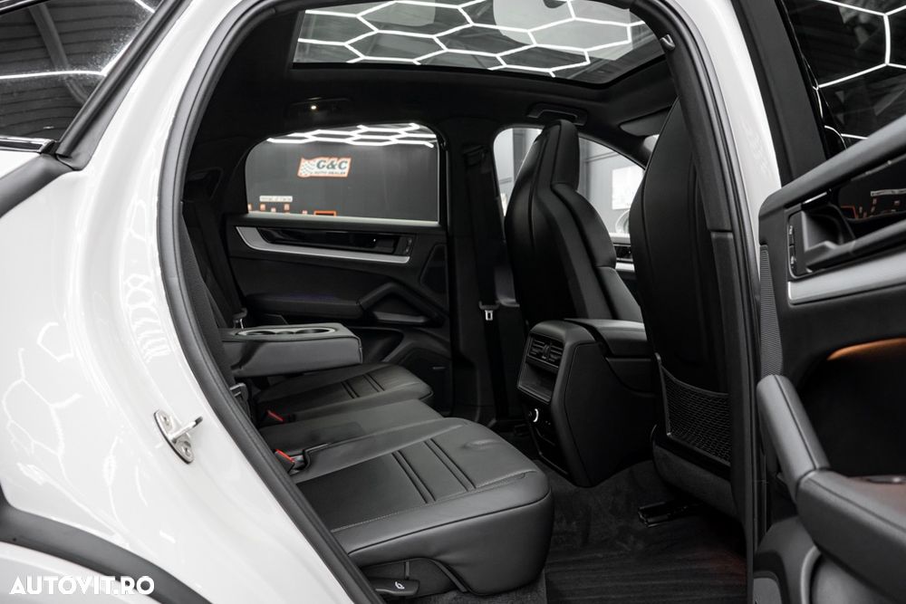 Porsche Cayenne Coupe Standard - 16