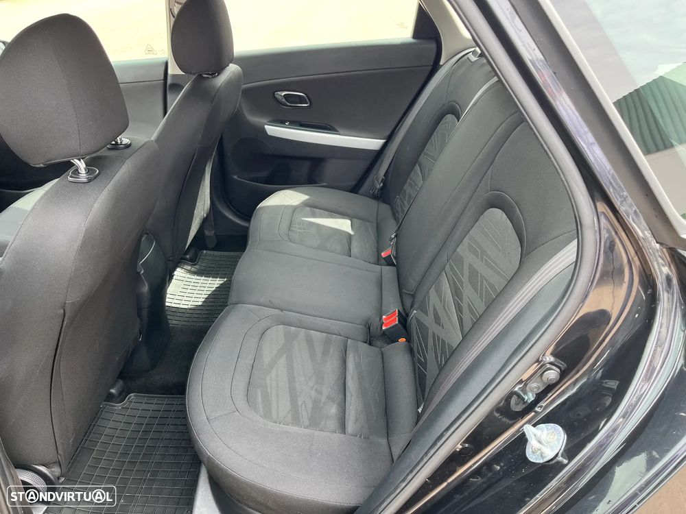 Kia Ceed SW 1.6 CRDi Nav Line - 11