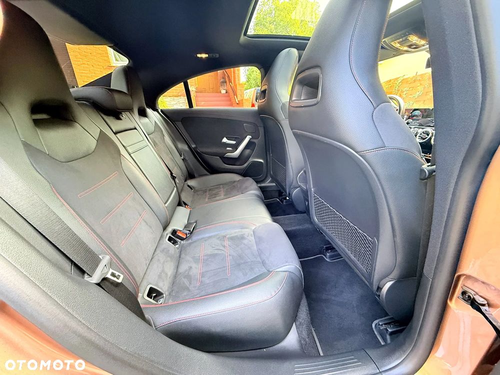 Mercedes-Benz CLA 220 d AMG Line 8G-DCT - 17