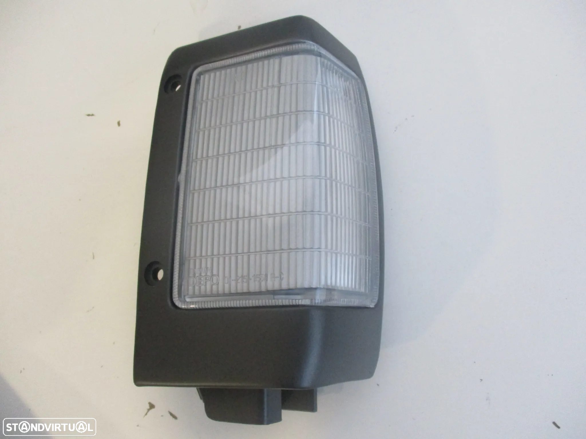 farolim minimo pisca frente nissan D21 / Nissan terrano I 1 (NOVO) - 2