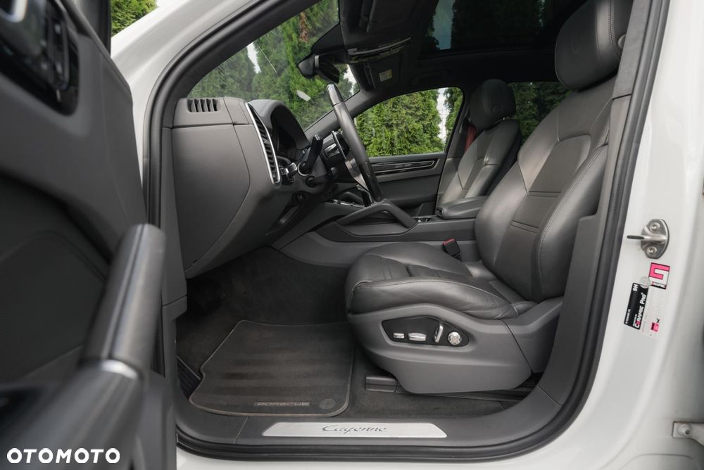 Porsche Cayenne - 13