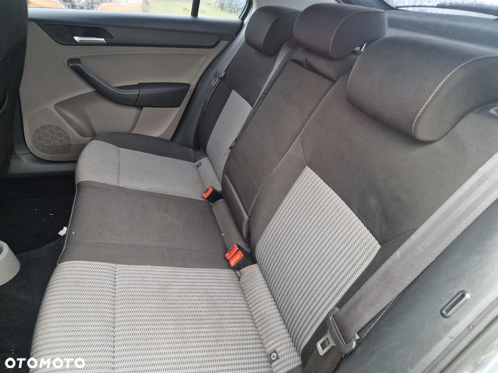 Seat Toledo ver-1-6-tdi-style - 11