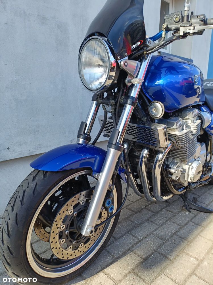 Yamaha XJR - 4